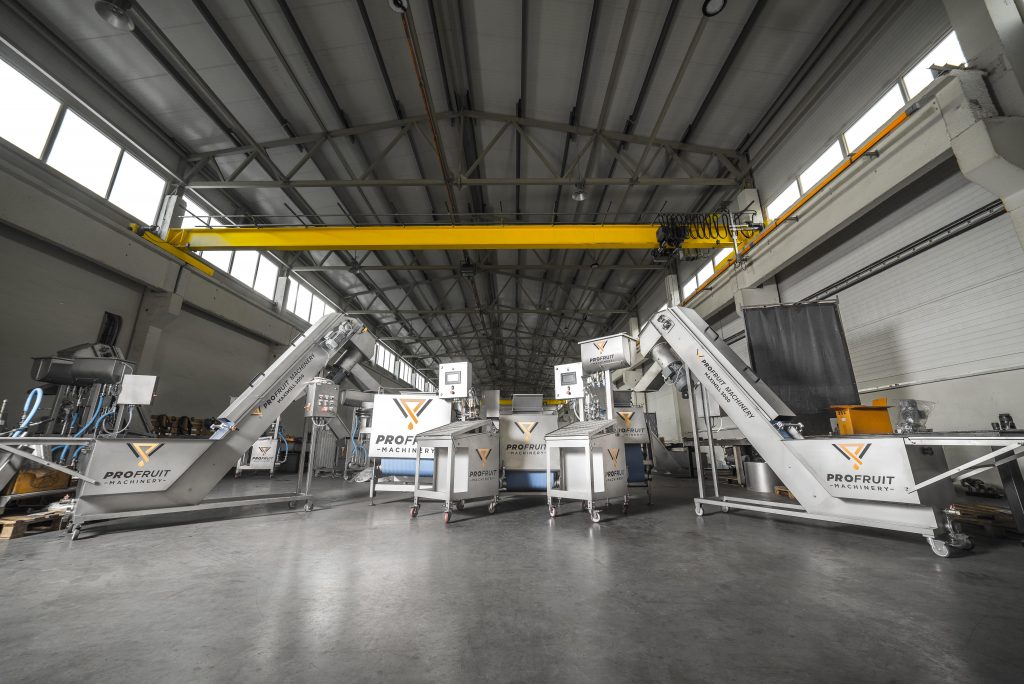 Fruit processing and filling machinery assortment